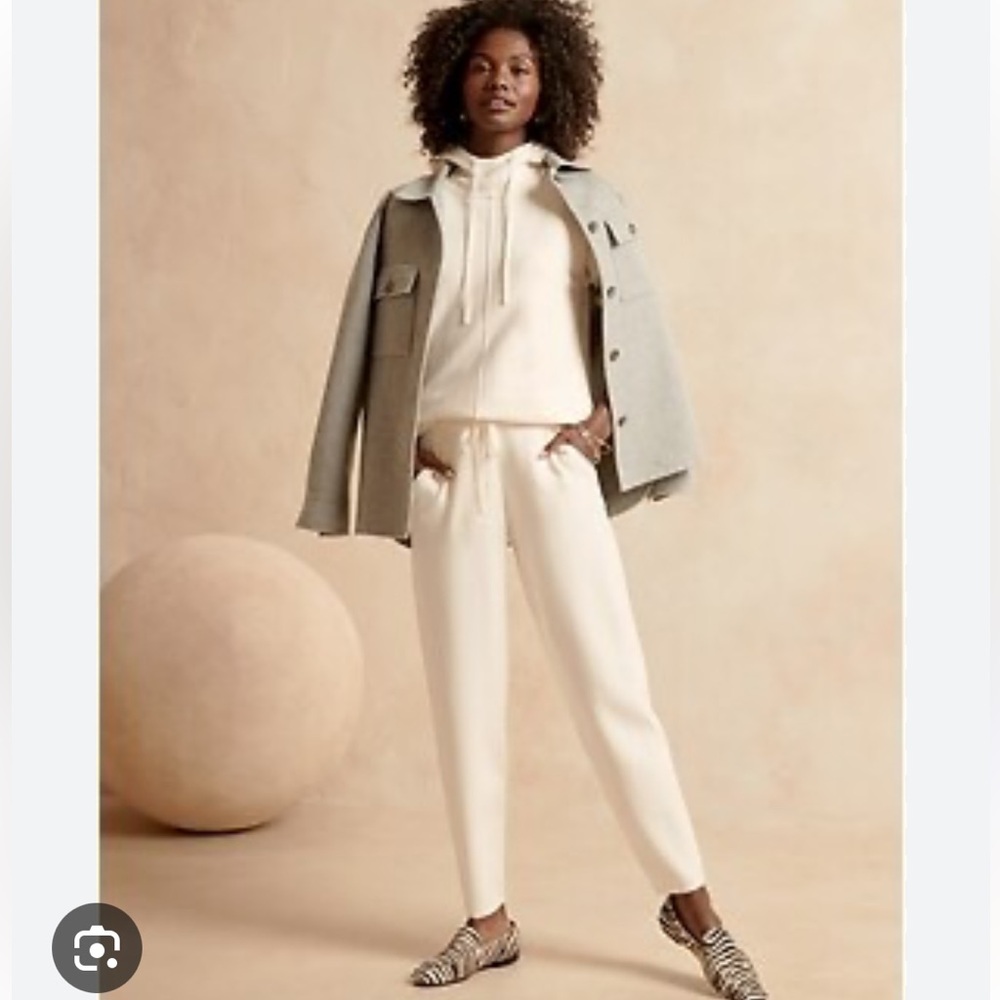 Banana Republic Off-White fleece Jogger Pants